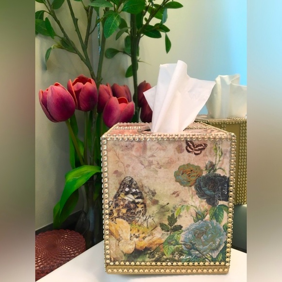 HANDMADE GARDEN BLING THEMED TISSUE BOX - Picture 4 of 10